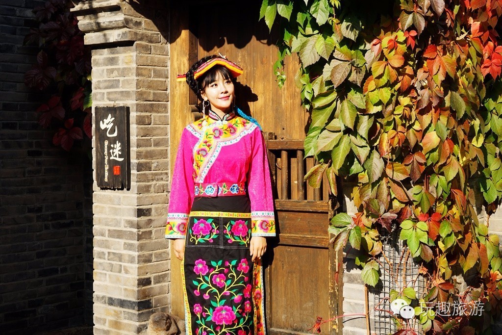 泡温泉爬长城,长城下泡温泉