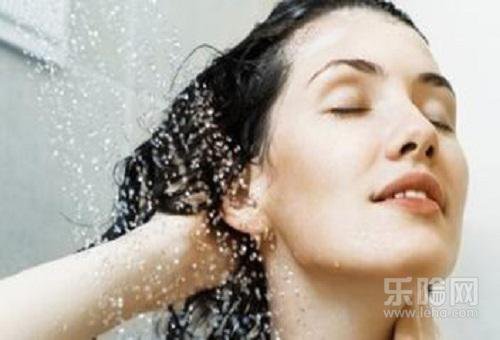 洗过头发掉头发怎么办,洗头发掉头发咋回事