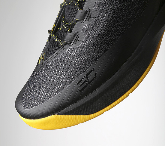 库里curry9北极光战靴,underarmour发布库里全明星战靴