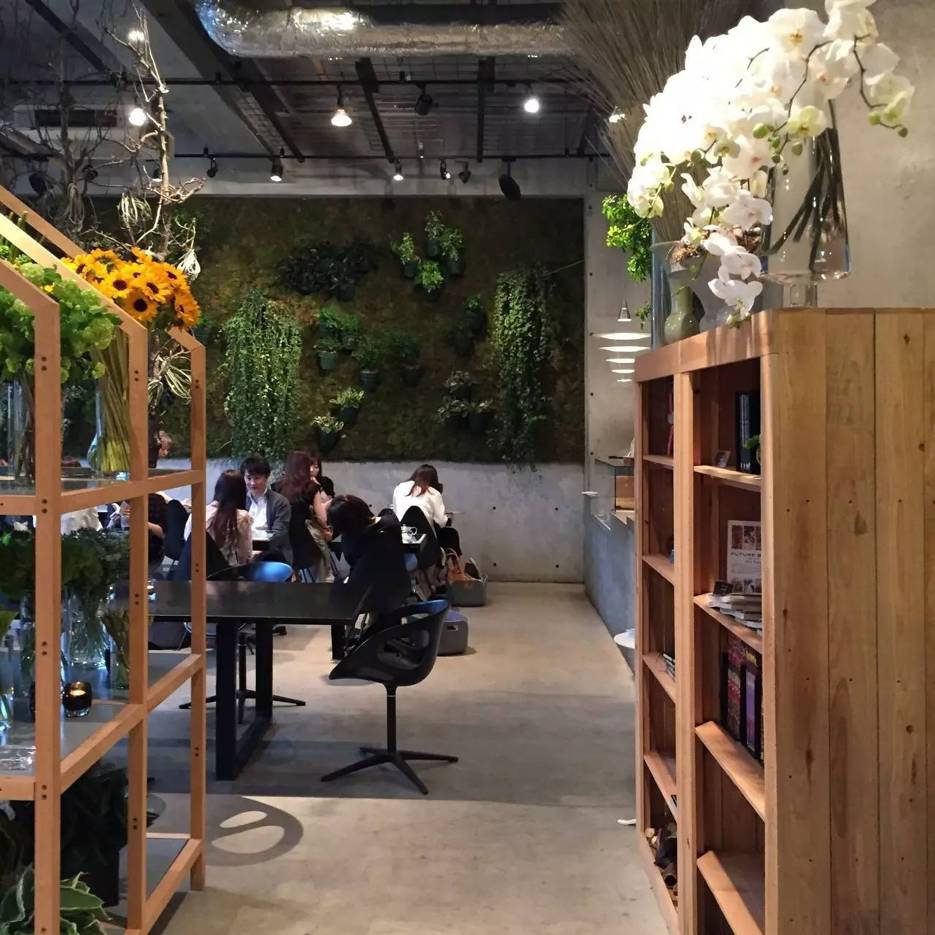 十万步走出的东京花店