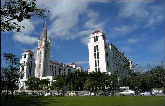 揭秘泰国易三仓大学师资团队,泰国易三仓大学世界排名