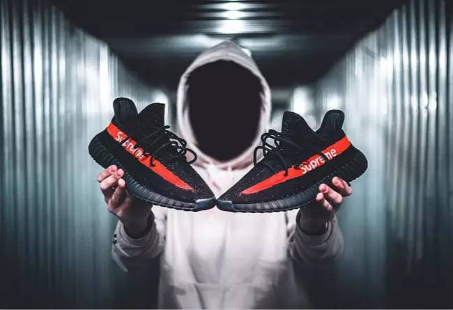 看完这双SupremeXYeezy350联名！Nike都害怕了！
