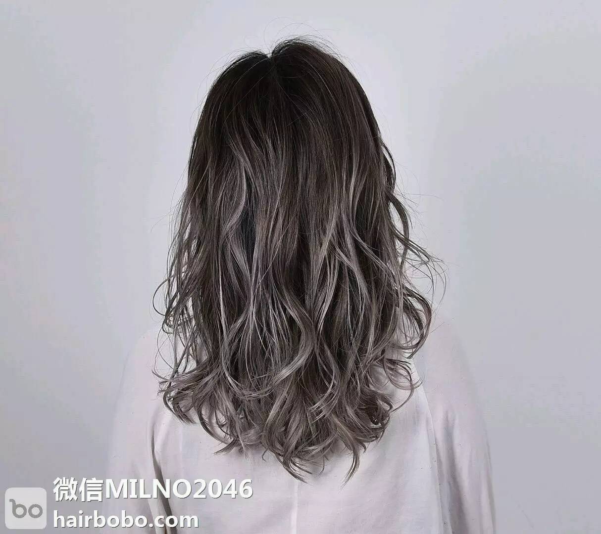 担心新染的头发掉色用什么洗发水,染过深色的头发想染出雾感发色