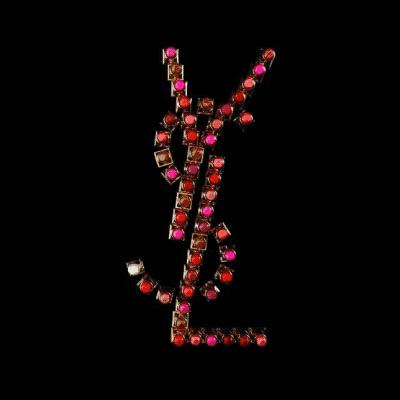 ysl七夕限定礼盒有粉气垫和口红吗 (ysl七夕限定口红礼盒小卡片)
