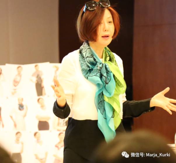 外交官夫人告知你可以没有名牌包，但这个单品不能少！