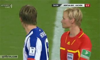 中国男足十大精彩任意球gif,足球搞笑gif网友恶搞