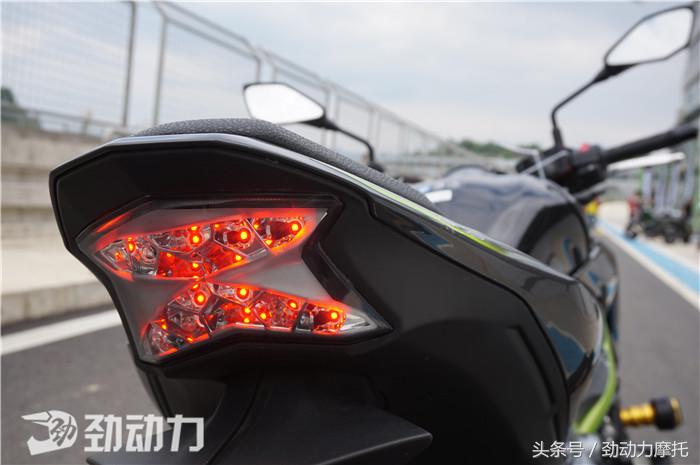 川崎z9002017款感受,川崎z900se和z900re区分