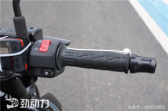 川崎z9002017款感受,川崎z900se和z900re区分
