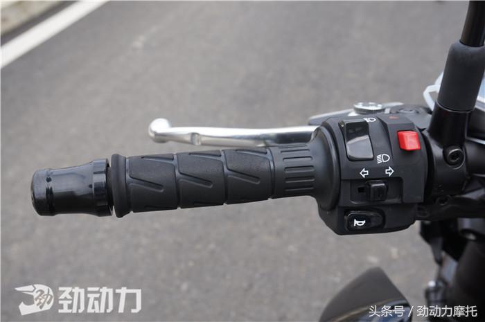 川崎z9002017款感受,川崎z900se和z900re区分