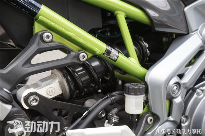 川崎z9002017款感受,川崎z900se和z900re区分
