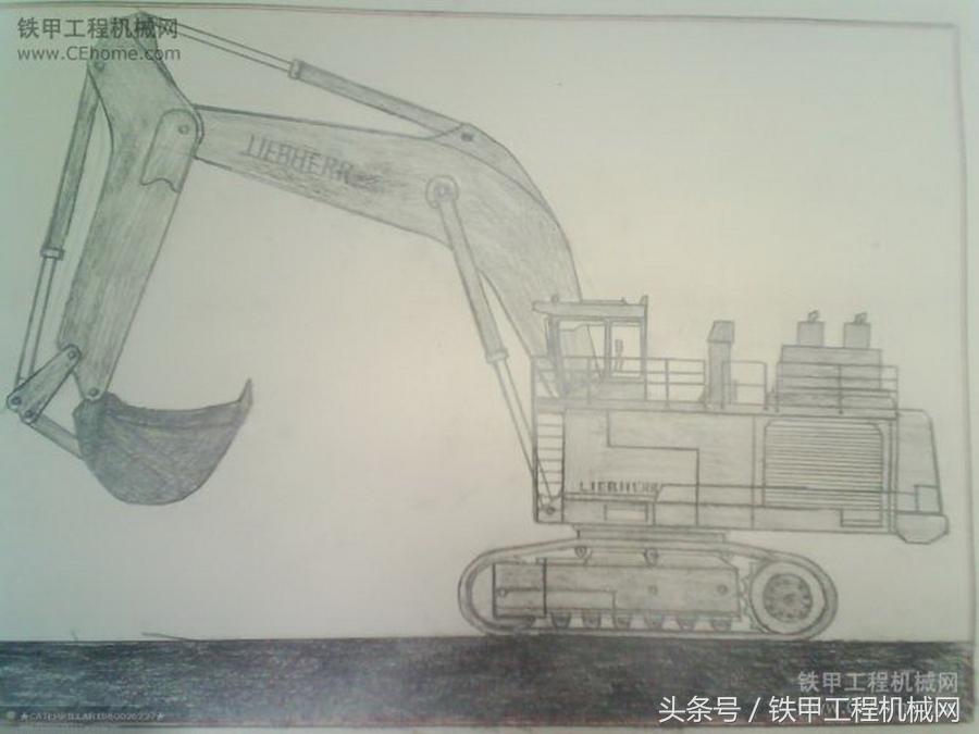 大学生坚持8年每天画发掘机，现已达到“大师”级别！