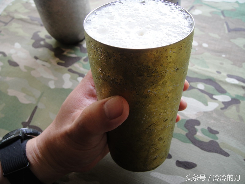 日本雪峰双层钛杯,高颜值的钛杯