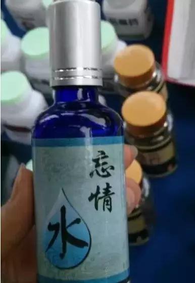 小孩的书包都藏了啥,小孩的书包里有什么东西