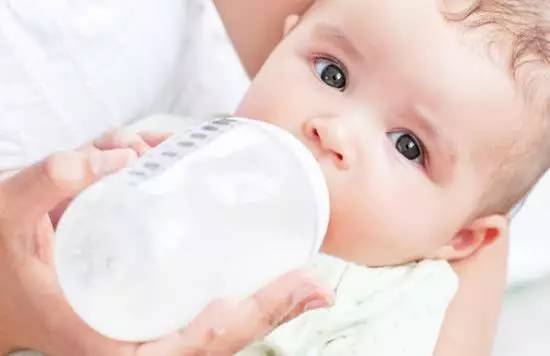 奶粉喂养省心还是母乳喂养累,奶粉喂养选奶粉好难