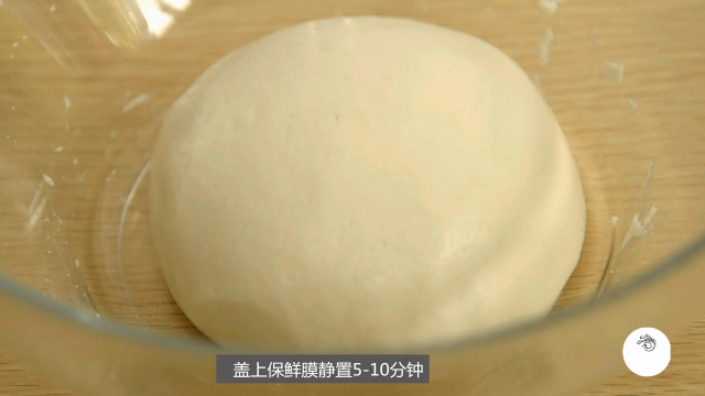 老奶奶街头卖小吃1毛钱1串,75岁老奶奶路边卖这种小吃