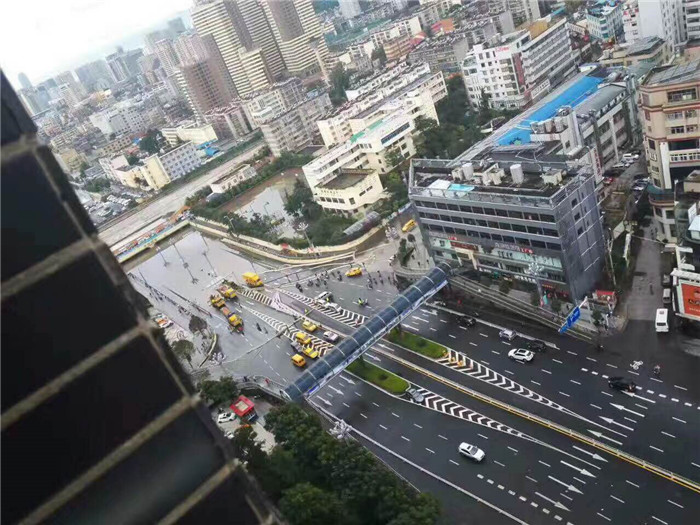 鏆撮洦琚煄韬奖瑙嗛,鏆撮洦琚煄杞﹁締琛屼汉瑙嗛