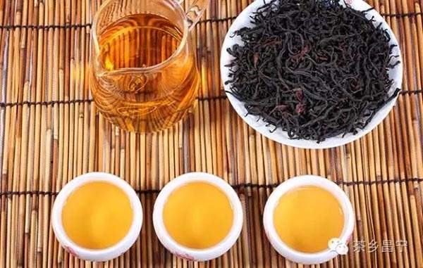 喝千年古树茶的好处,喝古树红茶出高级感