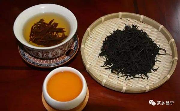 喝千年古树茶的好处,喝古树红茶出高级感