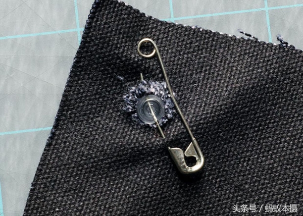 想隔着玻璃拍大片被玻璃反光困扰？这样就能消除玻璃反光！