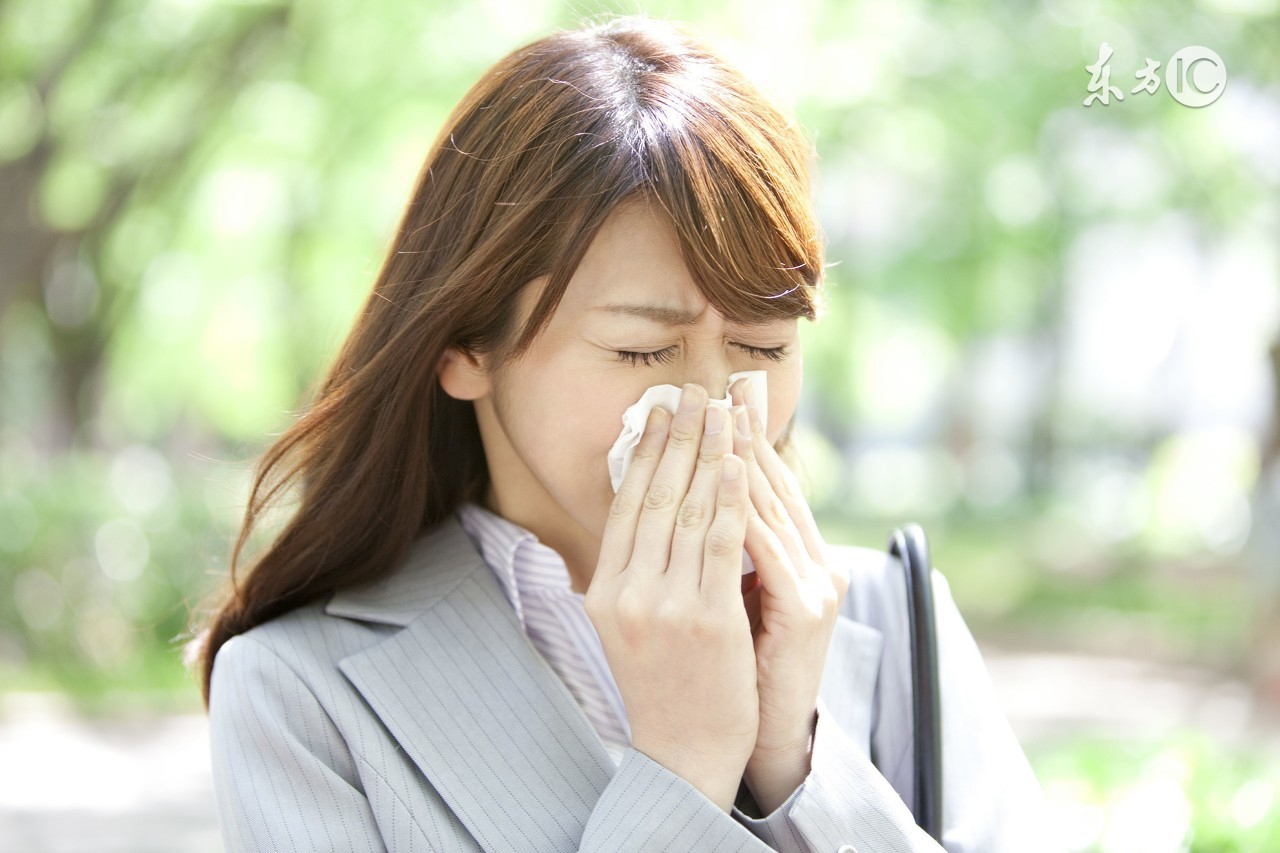 女友说她感冒了怎么办,女孩说感冒了怎么高情商的回答