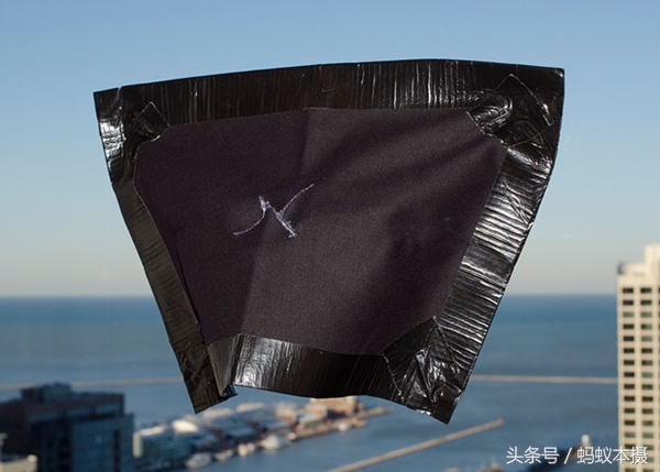 想隔着玻璃拍大片被玻璃反光困扰？这样就能消除玻璃反光！