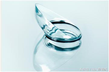 戴隐形眼镜如何将危害降到最低,如何戴隐形眼镜的技巧视频