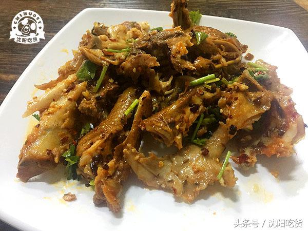 爱面条的秉性是改不了了，可是这自带吸管的大白梨你见过吗？
