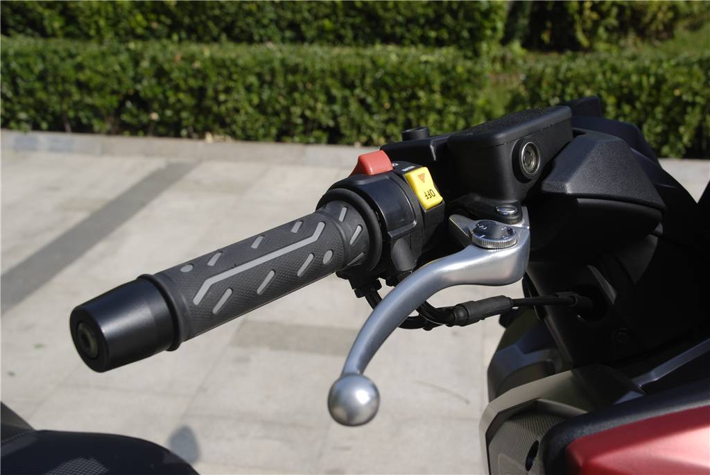 光阳400赛艇纪念版和普通版区分,光阳赛艇400对比宝马c400x