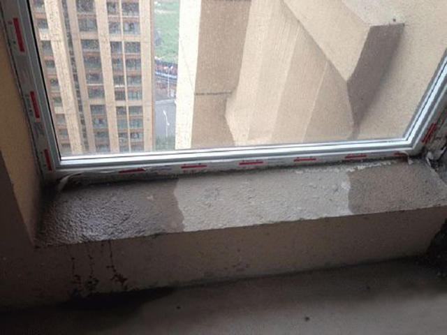 下雨阳台漏水到楼下,楼房阳台下雨漏水怎么办