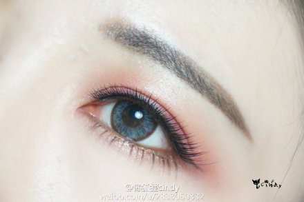 平价眼影盘9.9元三个,韩国品牌眼影盘