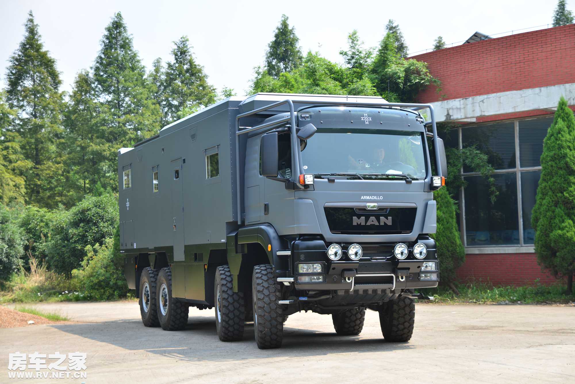 阿莫迪罗6x6征服者越野房车 (阿莫迪罗征服者8x8越野房车自驾游)