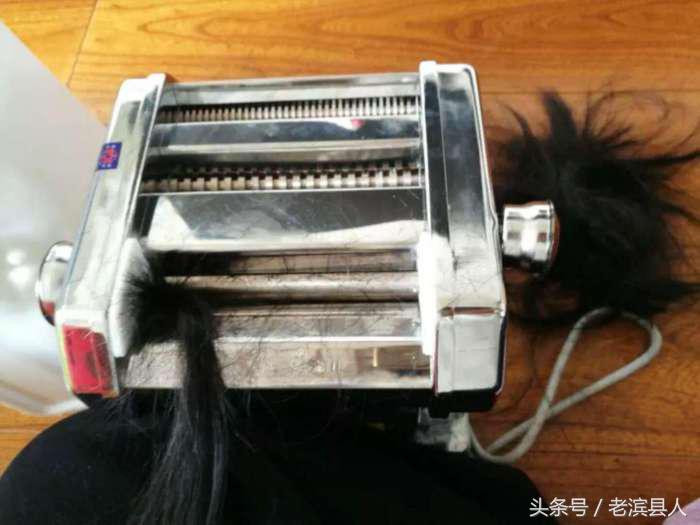 面条机动手起来很危险吗,面条机做出来不圆滑