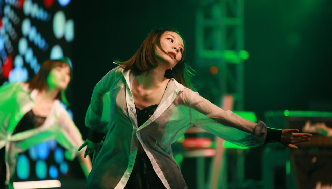 属于那晚的精彩，怎么能缺少高颜值美女和大长腿呢？