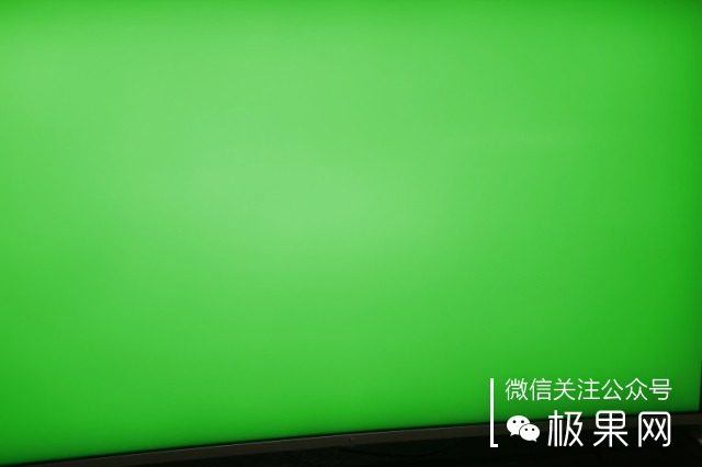 觉得电视没必要？看了这台4K曲屏电视你还会这么想吗？