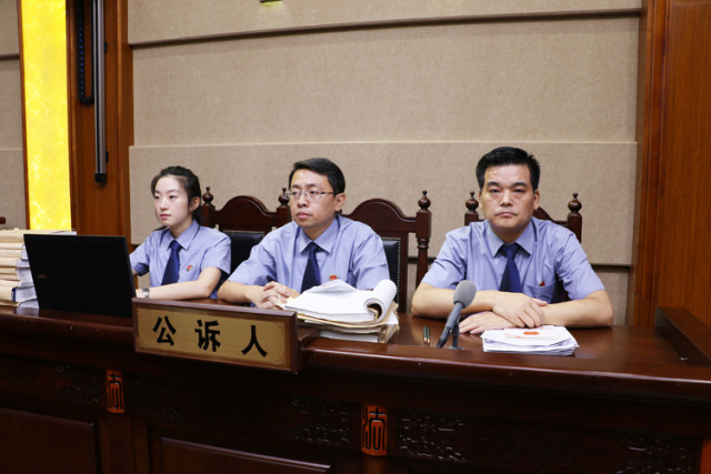 人大代表评议特大假冒登录商标,上海出售假冒商标罪最新案例