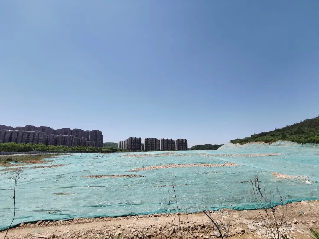 触顶！27142元/㎡栖霞建设再进仙林湖，首创携手58集团打造商业体