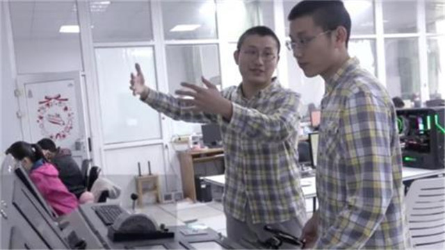 双胞胎学霸1人弃清华1人弃北大,湖北学霸双胞胎放弃名校照顾母亲