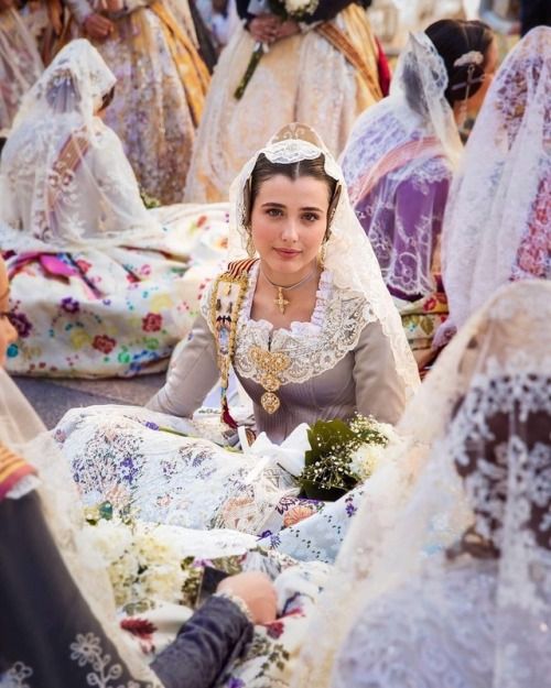 自然与生命之美——摄影师MihaelaNoroc镜头下的世界女性