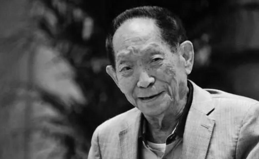 送别袁隆平群众高呼一路走好,袁隆平院士群众送别
