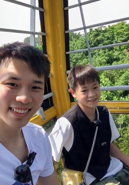 杨倩被称跪族少女，王梦洁上热搜，红姐无辜躺枪，用万元手机被黑