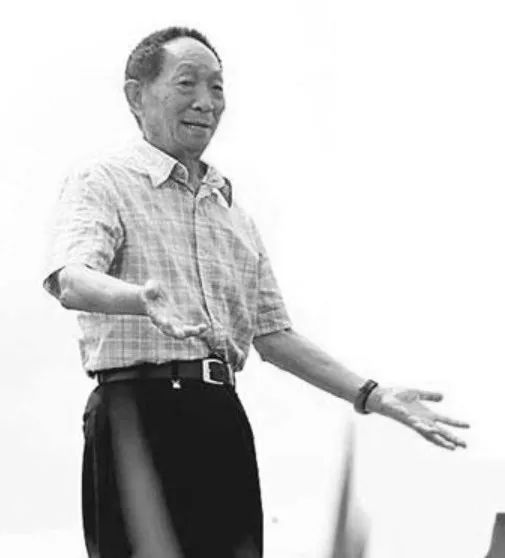 送别袁隆平群众高呼一路走好,袁隆平院士群众送别