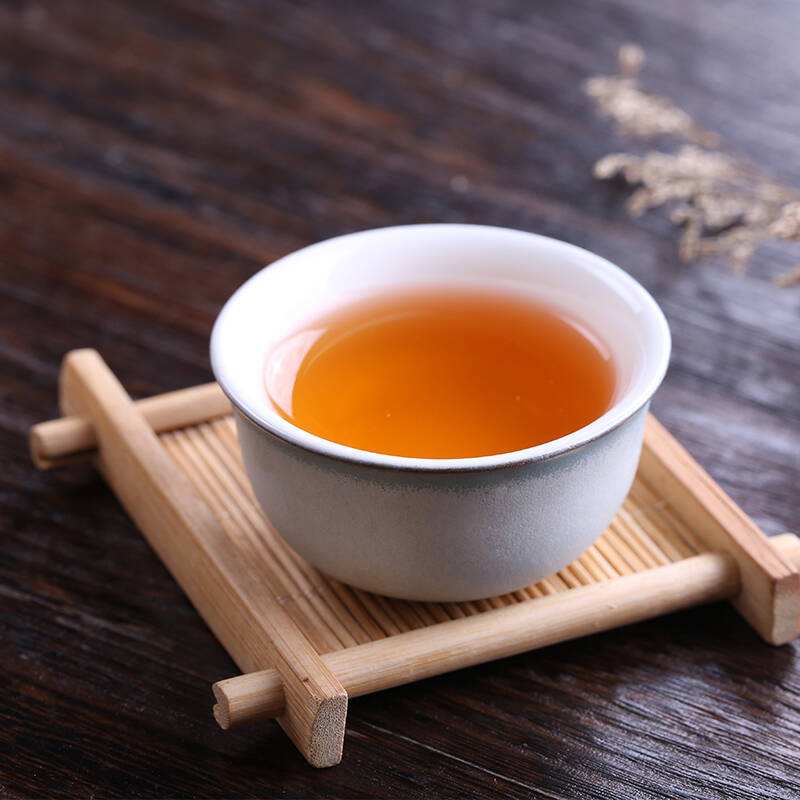 普洱茶饼出现虫蛀,普洱茶有白色的虫子