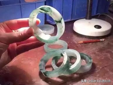 结婚三金买多少克黄金合适,结婚三金是黄金好还是白金好