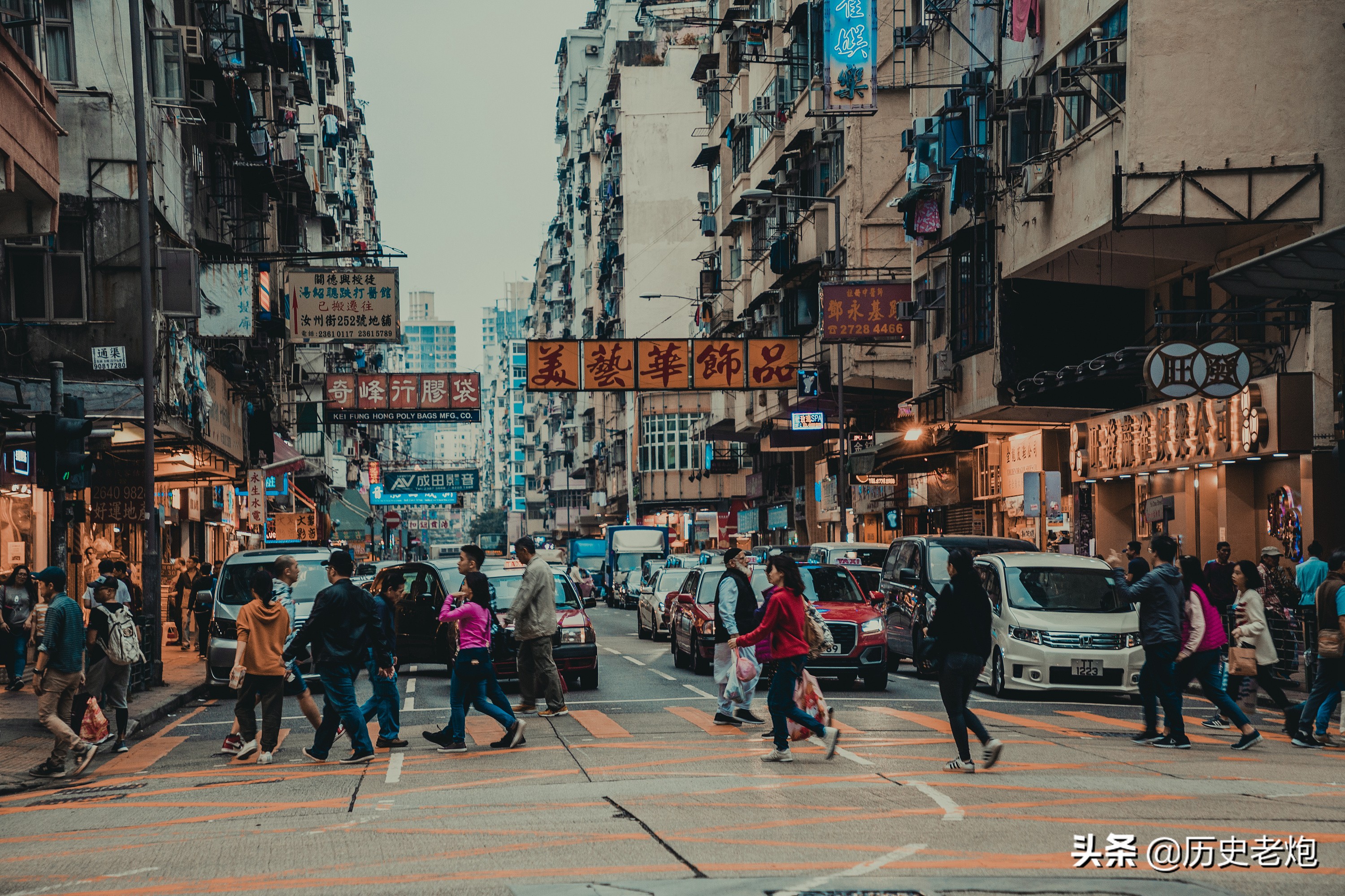 香港的黑社会“敢打敢杀”,为什么回归后都不见了，看完敬佩不已