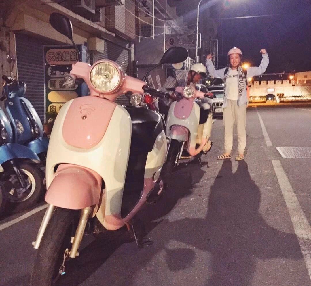 小伙骑自行车去越南旅游,小伙单车骑行越南