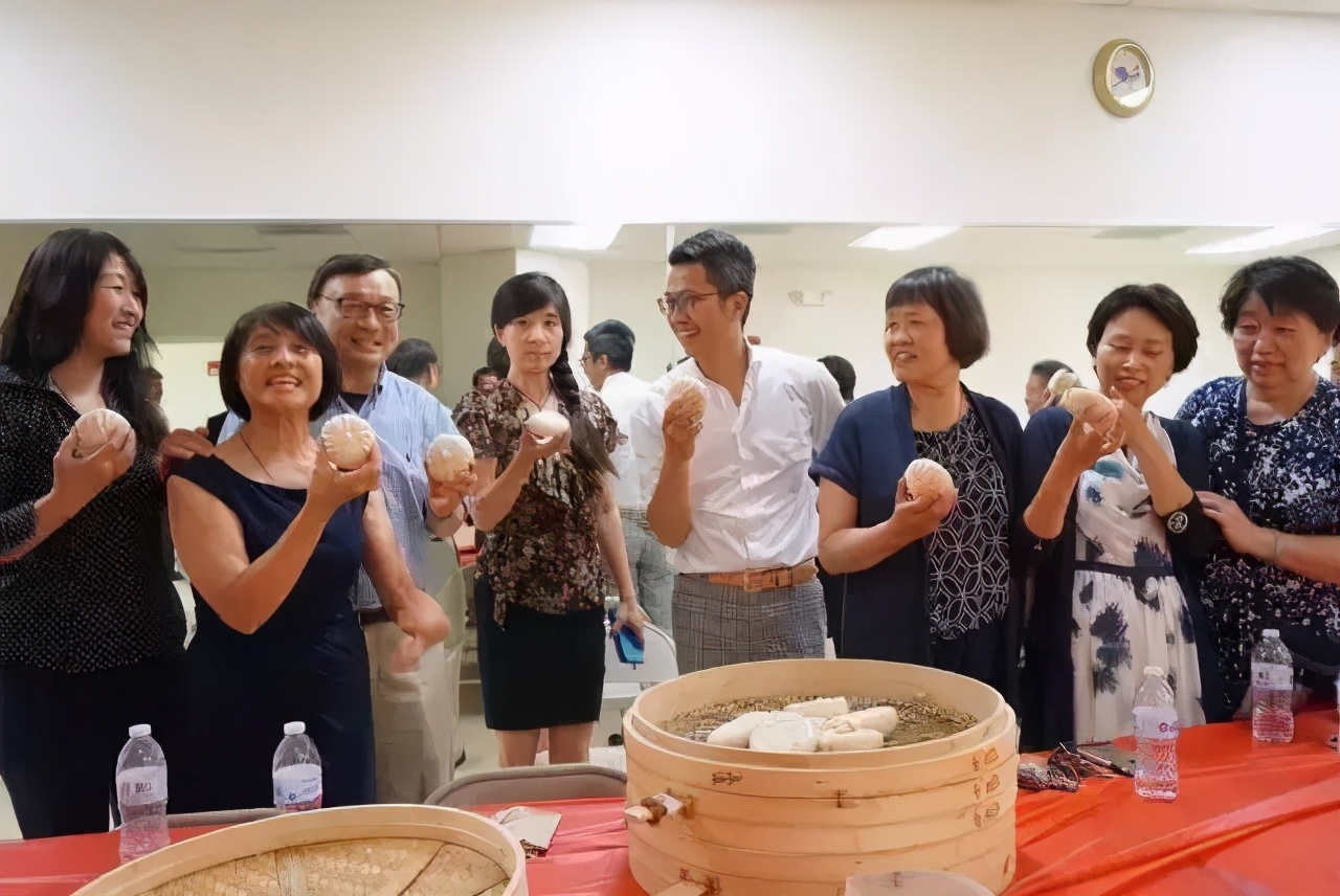 把包子铺开在哈佛门口，几周出售破2亿，这是卖包子不是卖金砖？