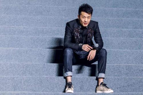 辛巴承认错误了吗,退出演艺圈却否认曝出的黑料