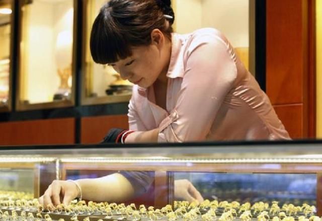去金店以旧换新时，谨记“3不要”，多亏行内人提醒，差点吃亏
