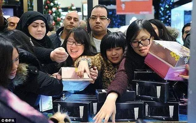 多国惊现大量高价假货，专坑中国人