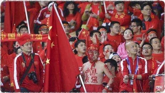 李宁杀球利器,李宁反伍问鼎中原衣服